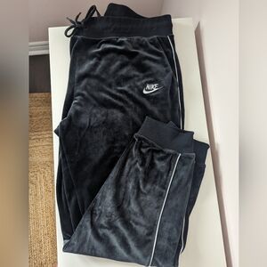 Nike women's joggers size L